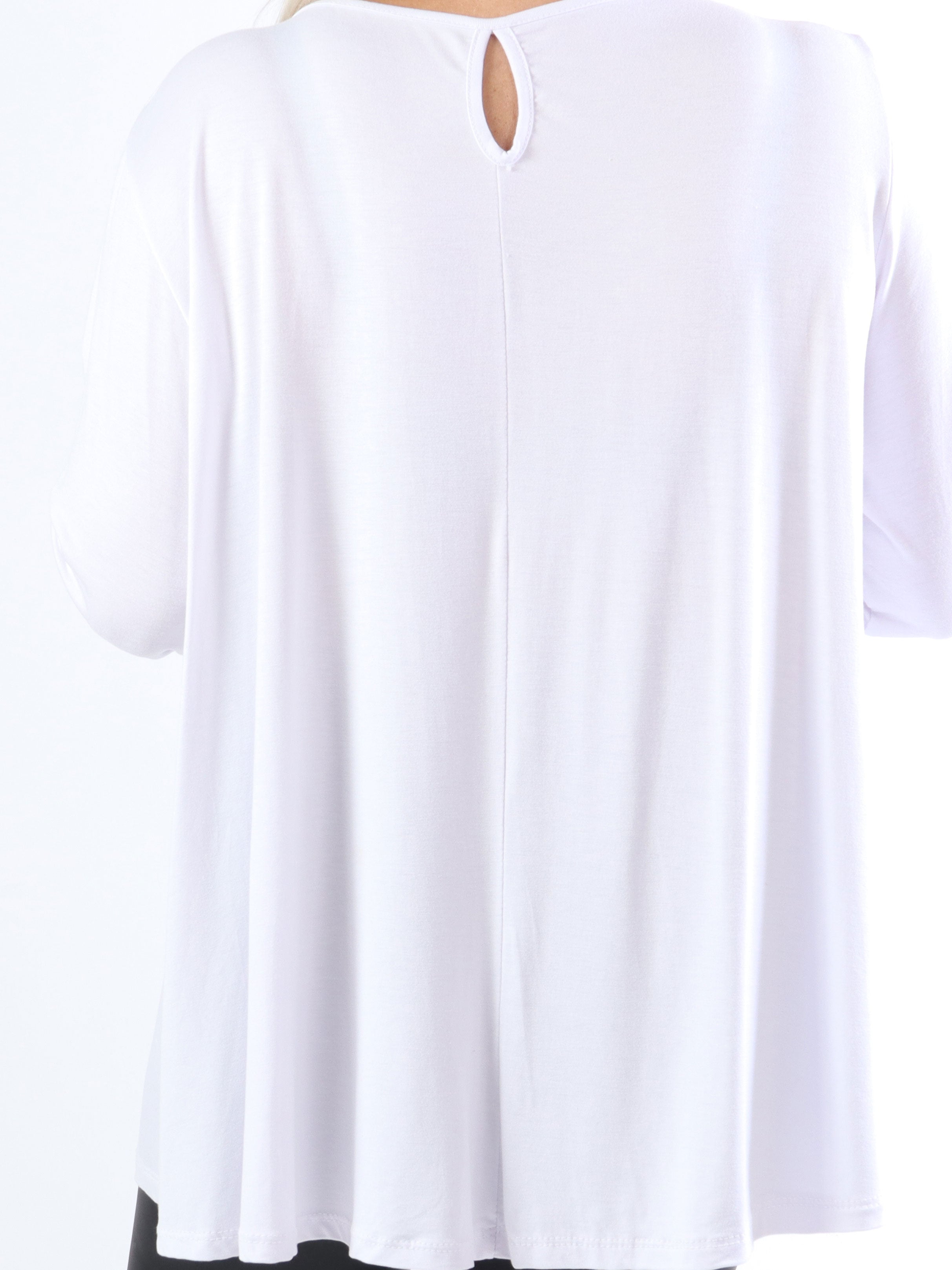 Klara - Plus size blus i viskos med imiterad kant och tryck - Black